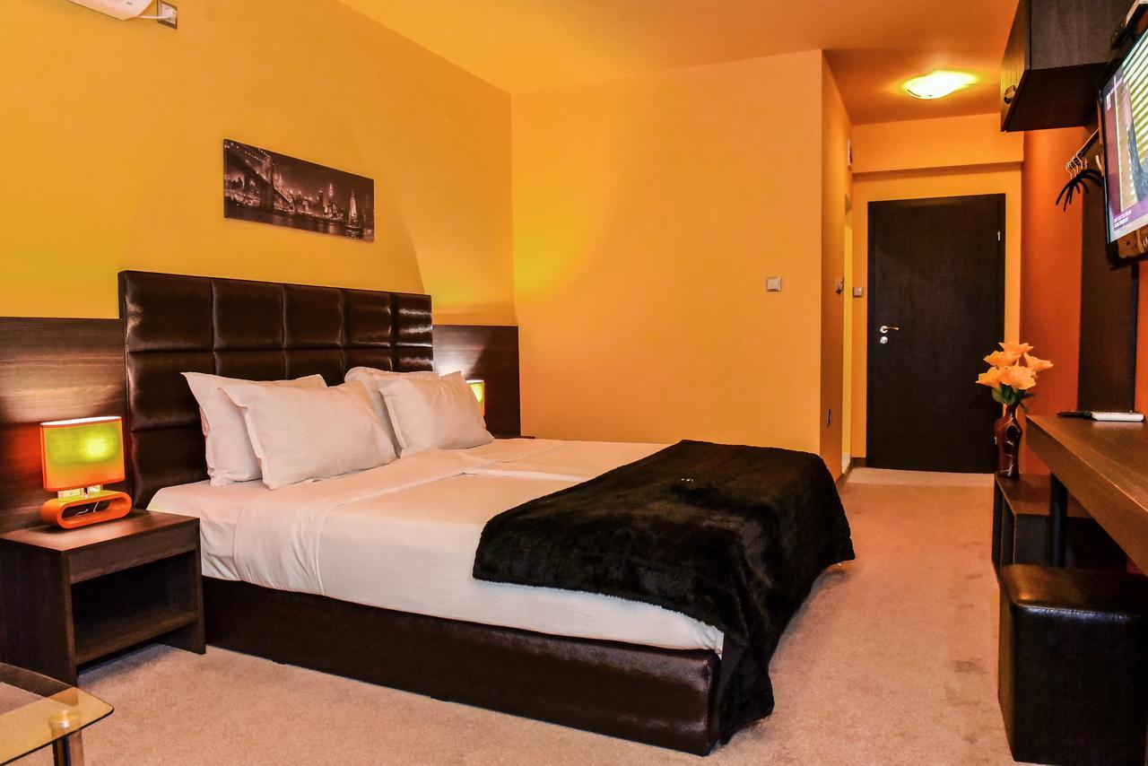 Central Guest Rooms Azenograd Kültér fotó