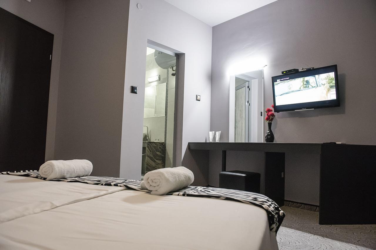 Central Guest Rooms Azenograd Kültér fotó