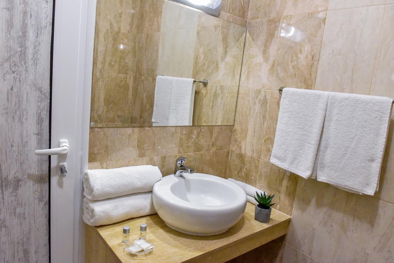 Central Guest Rooms Azenograd Kültér fotó