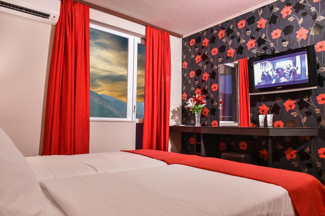 Central Guest Rooms Azenograd Kültér fotó