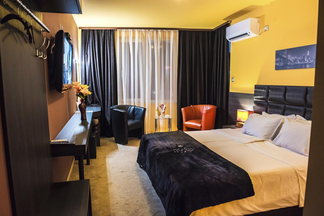 Central Guest Rooms Azenograd Kültér fotó