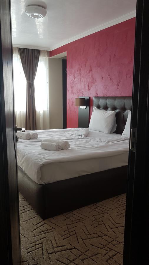 Central Guest Rooms Azenograd Kültér fotó
