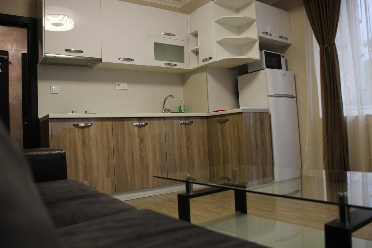 Central Guest Rooms Azenograd Kültér fotó