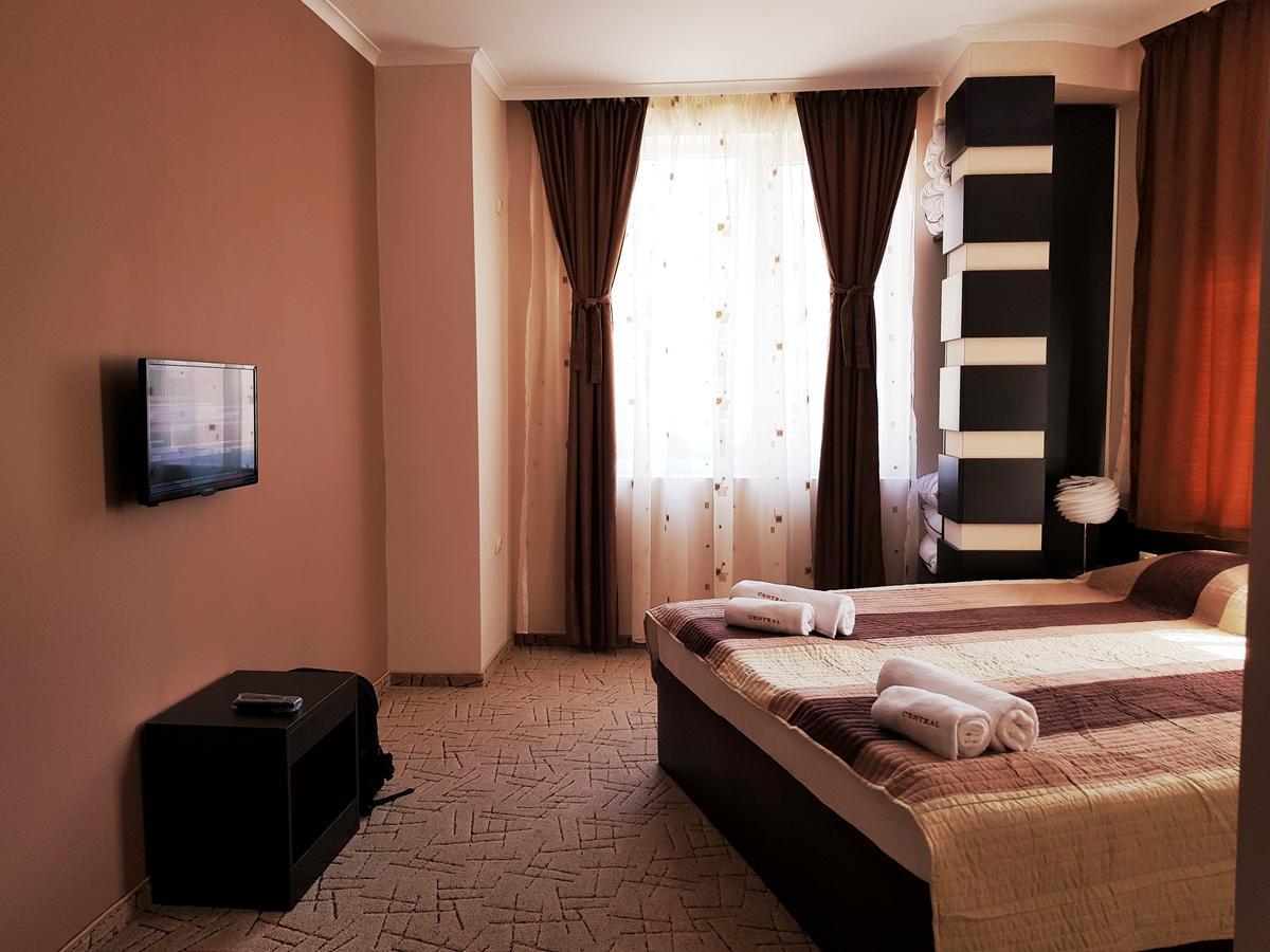 Central Guest Rooms Azenograd Kültér fotó
