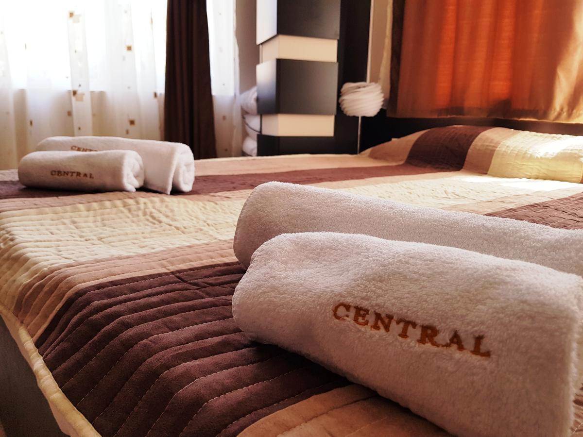 Central Guest Rooms Azenograd Kültér fotó