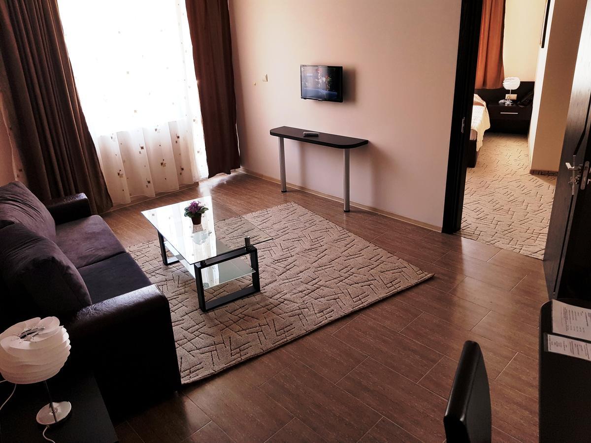 Central Guest Rooms Azenograd Kültér fotó